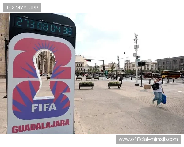 2026美加墨世界杯图片欣赏：足球比赛中的激烈对抗与精彩瞬间